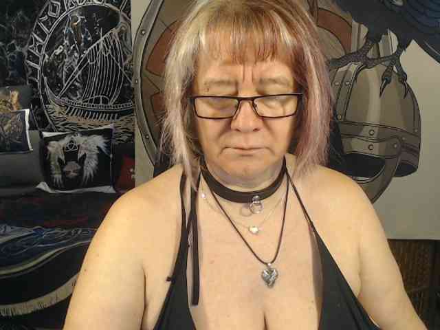 90dTitten webcam