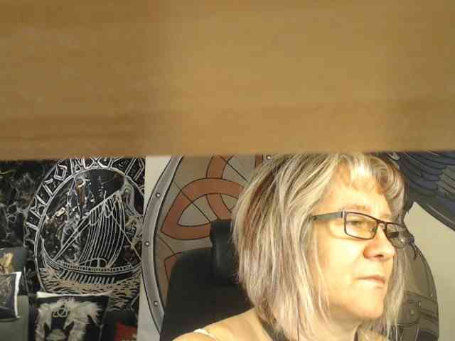 90dTitten webcam