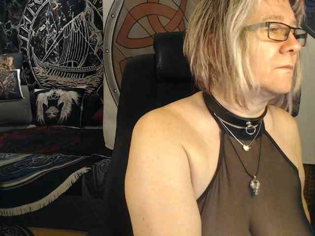 90dTitten webcam
