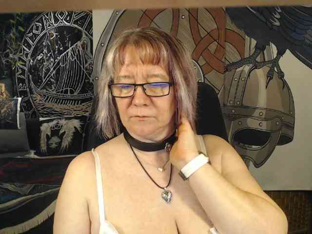 90dTitten webcam