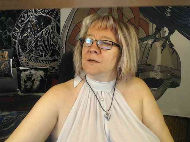 90dTitten webcam
