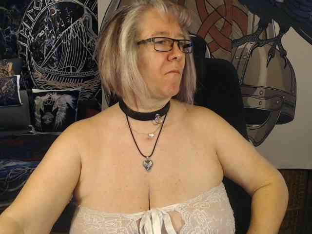 90dTitten webcam