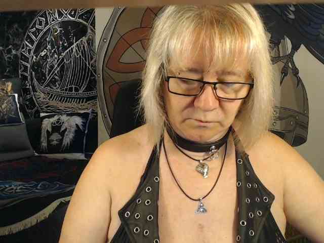 90dTitten webcam