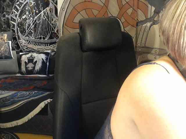 90dTitten webcam