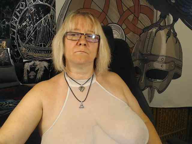 90dTitten webcam