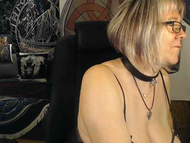 90dTitten webcam