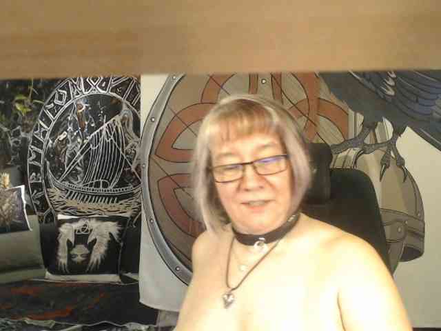 90dTitten webcam