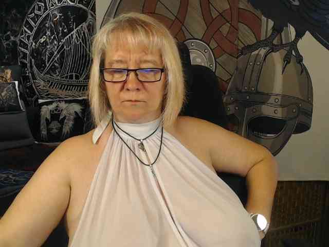 90dTitten webcam