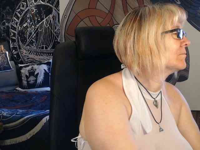 90dTitten webcam