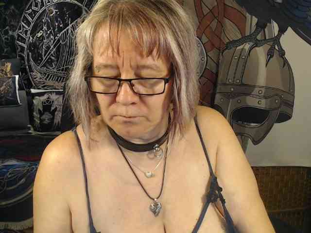 90dTitten webcam