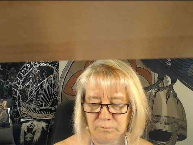 90dTitten Live Webcam on BongaCams