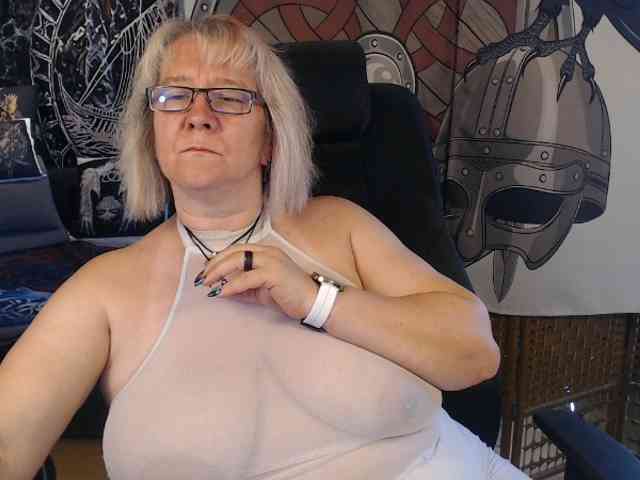 90dTitten webcam