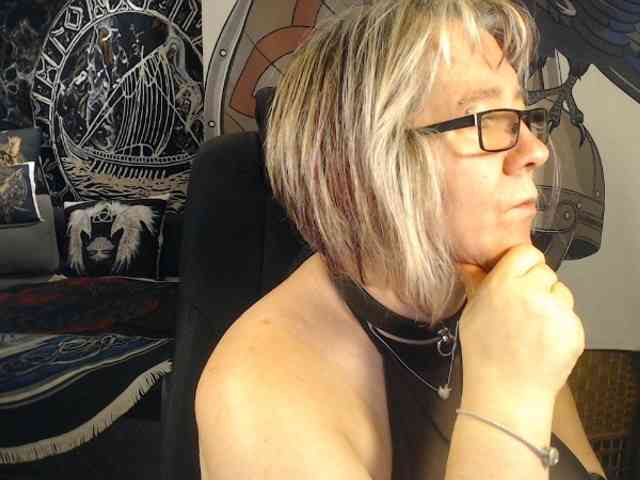 90dTitten webcam