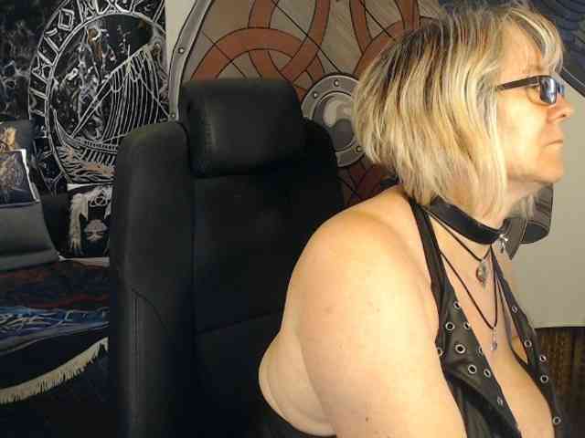 90dTitten webcam
