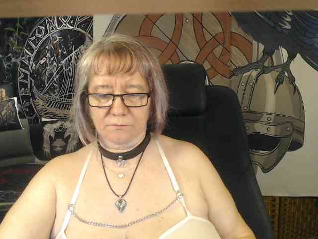 90dTitten webcam