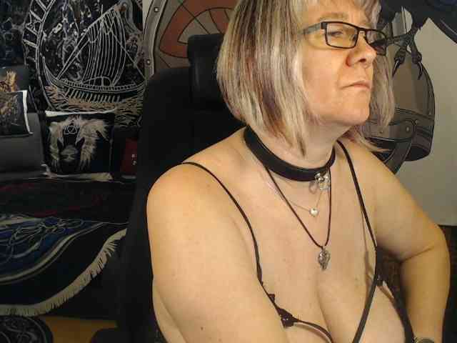 90dTitten webcam