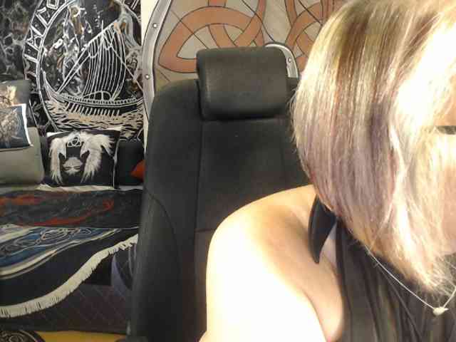 90dTitten webcam