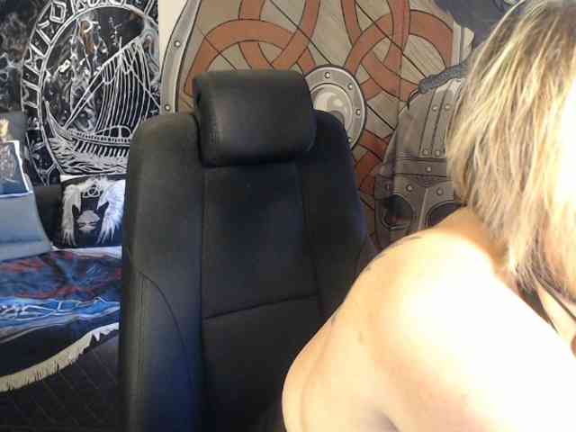 90dTitten webcam
