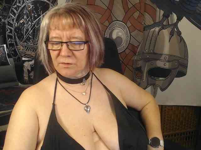 90dTitten webcam