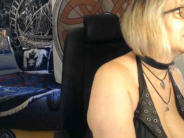 90dTitten webcam