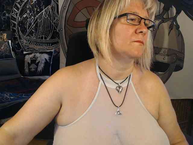 90dTitten webcam