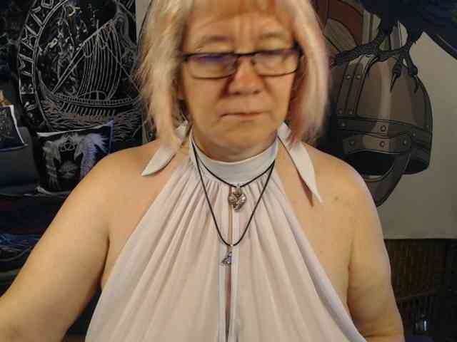 90dTitten webcam
