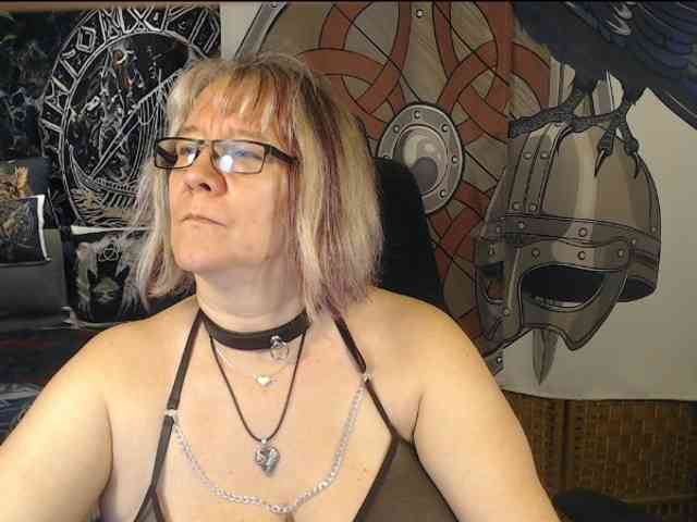 90dTitten webcam