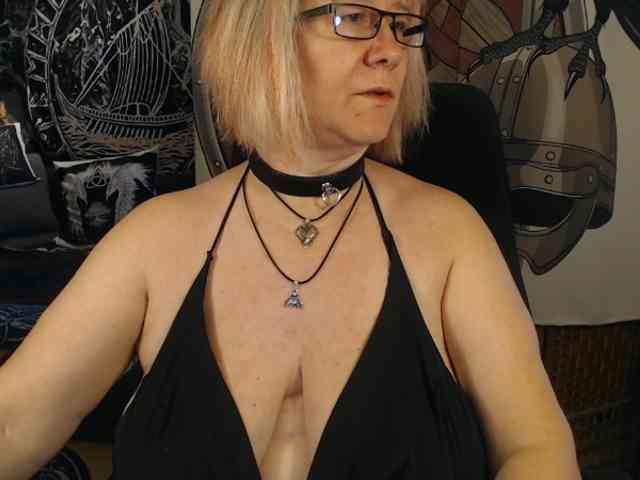 90dTitten webcam
