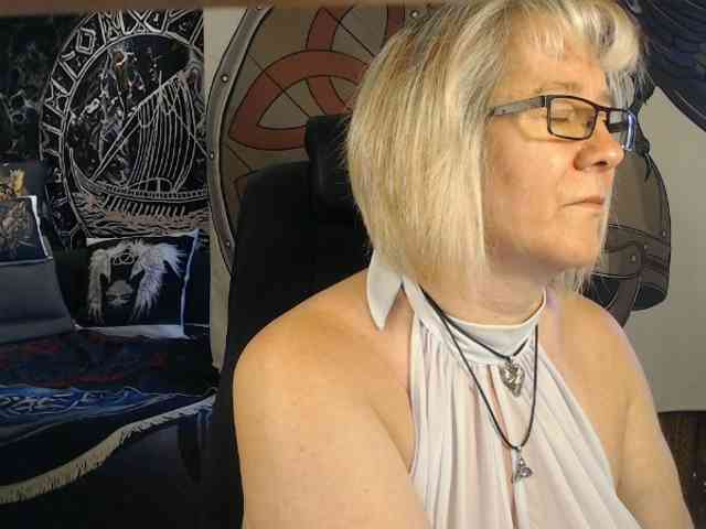 90dTitten webcam