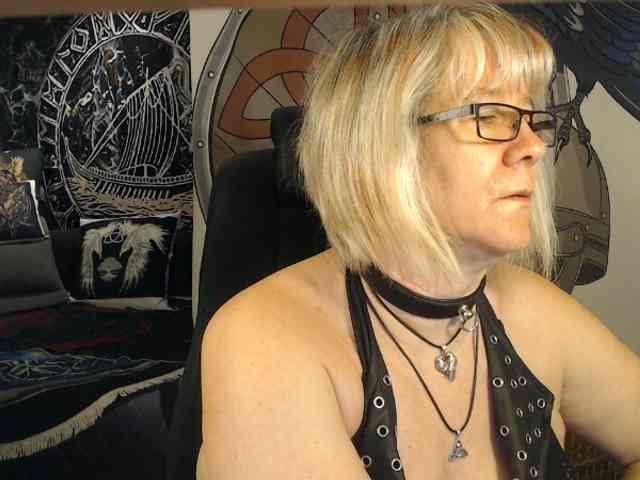 90dTitten webcam