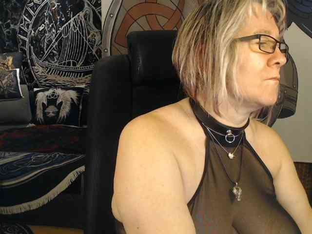 90dTitten webcam
