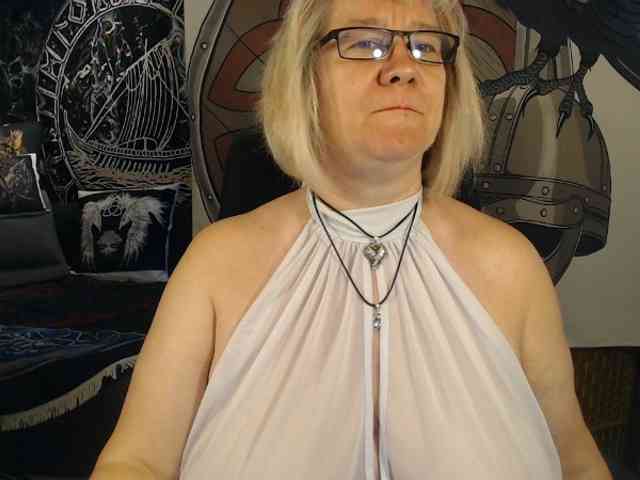 90dTitten webcam