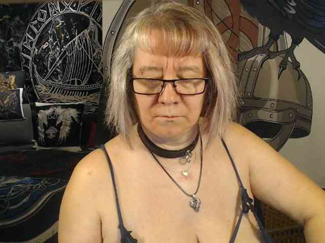 90dTitten webcam