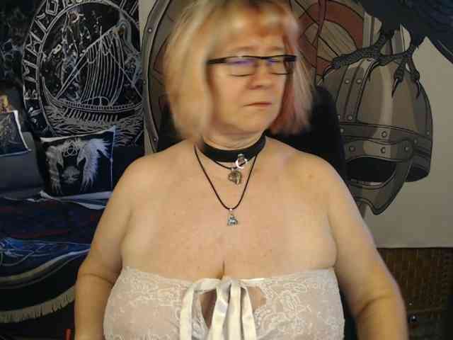 90dTitten webcam