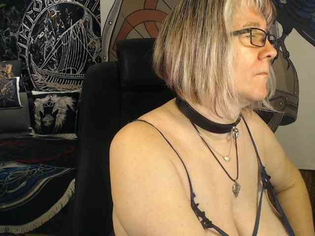 90dTitten webcam