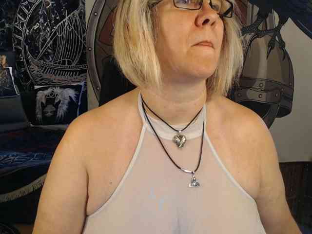 90dTitten webcam