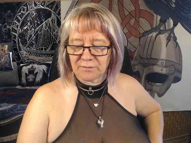 90dTitten webcam