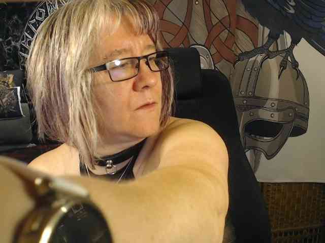 90dTitten webcam