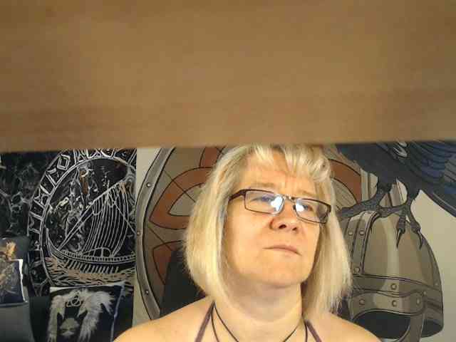 90dTitten webcam