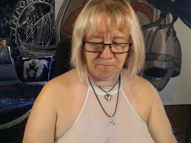 90dTitten webcam