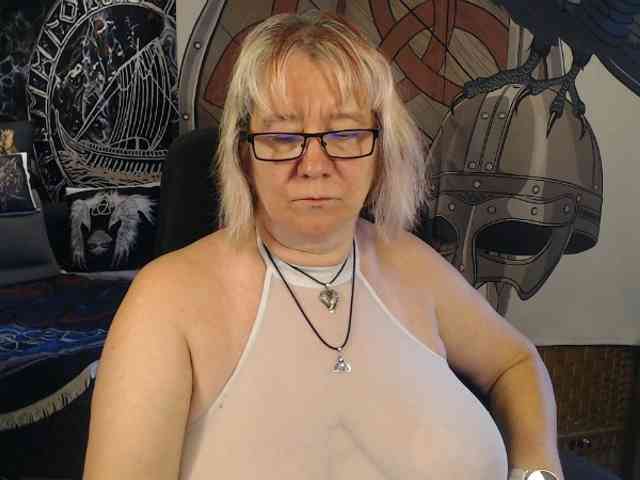90dTitten webcam