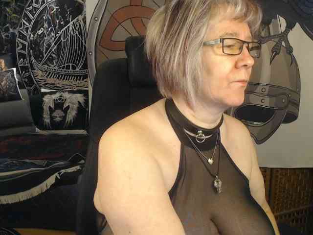 90dTitten webcam