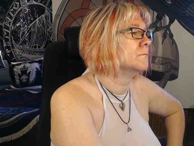 90dTitten webcam
