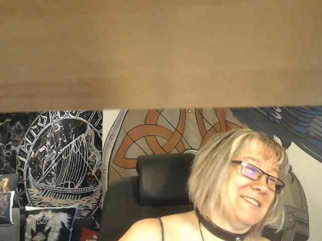 90dTitten webcam