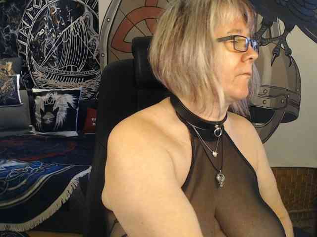 90dTitten webcam