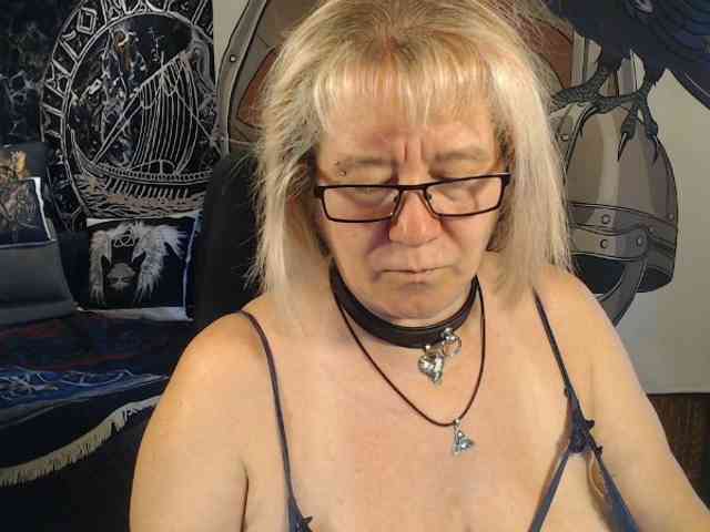 90dTitten webcam