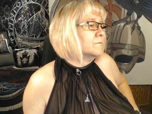 90dTitten webcam