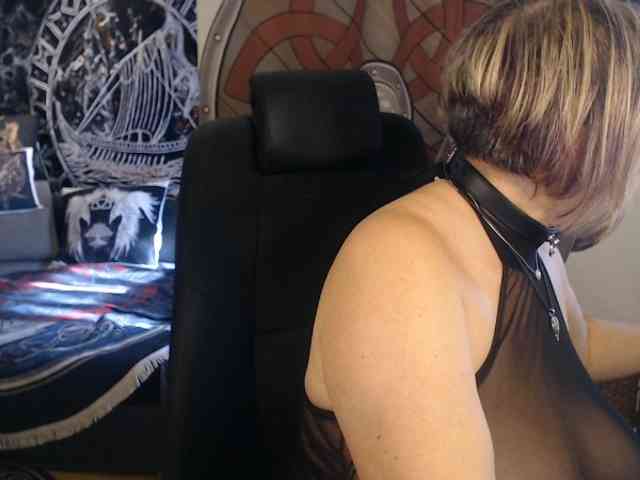 90dTitten webcam