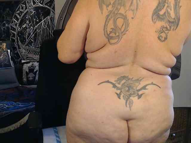 90dTitten webcam