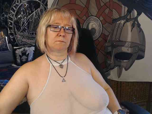 90dTitten webcam